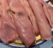 Sliced Pork Kidney with Big Knife