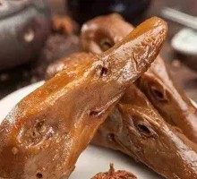 Sauce-Flavored Duck Heads