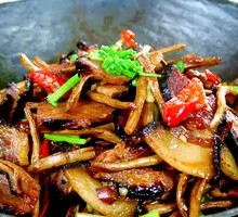 Bamboo Shoot Mushroom Stir-Fried with Preserved Pork