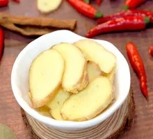 Fried Pork and Yardlong Beans with Rice
