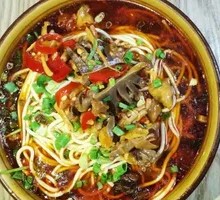 Sichuan-style Pepper Chicken Offal Noodles