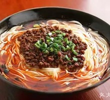 Spicy Pork Sauce Rice Noodles