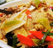 Fried Rice Noodles with Pork