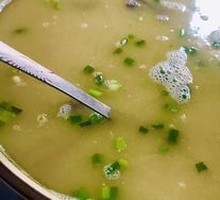 Braised Pig's Trotter with Tender Peas