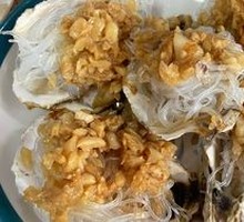 Garlic Steamed Oysters with Rice Noodles