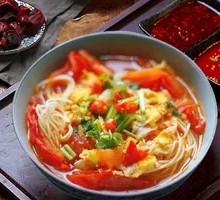 Tomato and Egg Noodle Soup