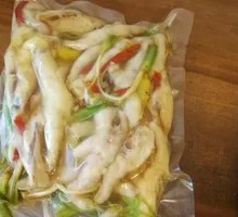 Sichuan-style Pickled Chicken Feet