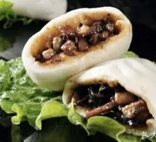 Sichuan-style Braised Pork Buns