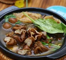 Fatty Intestine and Pig Trotter Hot Pot Rice Noodles