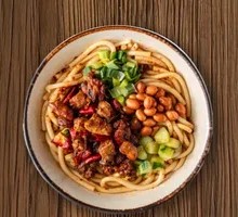 Spicy Chicken Noodles with Dry Sauce