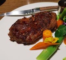 Low-Temperature Charcoal-Roasted Angus Steak