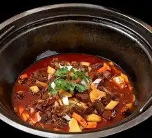 Stewed Beef Tendons and Brain in Iron Pot