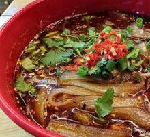 Intertwined Hot Pot Noodles