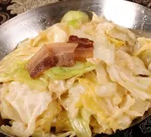 Fried Pork Rind Stir-Fried Cabbage