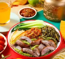 Fragrant Stir-Fried Pig's Head Meat