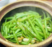 Spicy Stir-fried String Beans