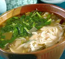 Noodles in Sour Soup