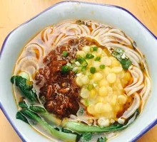 Clear Soup with Pea and Noodles