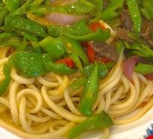 Green Pepper Beef Noodles