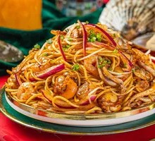 Seafood Fried Noodles with Family Feast