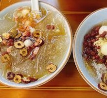 Hand-Pressed Bubbly Ice Jelly