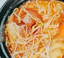 Tomato Luncheon Meat Rice Noodles