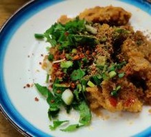 Steamed Pork Intestines with Rice Flour