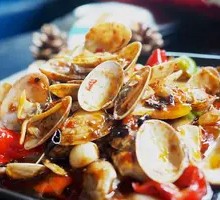 Spicy Stir-Fried Clams