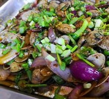 Spicy Stir-Fried Clams