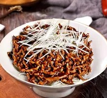 Beijing-style Shredded Pork in Soy Sauce