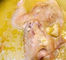 Braised Chicken with Ginkgo in Clay Pot