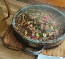 Stewed Intestines in Stone Pot