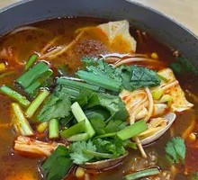 Tom Yum Pork Crisp Noodles
