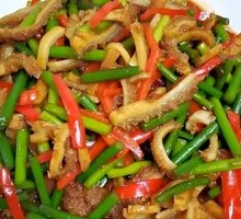 Stir-Fried Beef Tripe with Garlic Chives