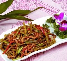 Stir-Fried Dried Green Beans with Shredded Pork