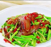 Stir-fried Garlic Shoots with Preserved Pork