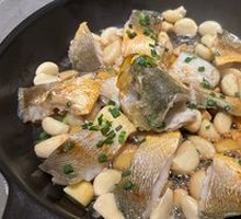 Lu You's Fragrant Stir-fried Sea Bass