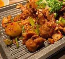 Sautéed Beef with Scallions and Peppers