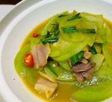 Salted Pork with Green Tomato
