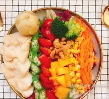 Chef's Recommended Grilled Chicken Salad