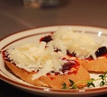 Cheese with Cherry Jam Tapas