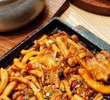 Chile Black Pig Stir-fried Squid