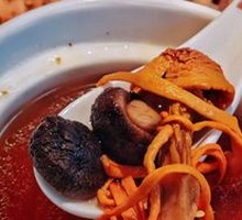 Chicken Soup with Cordyceps and Oyster Mushroom