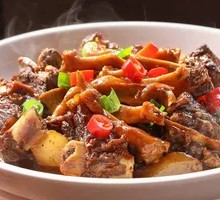 Beef Steak with Duck Feet