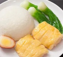 Garlic-Flavored Boiled Chicken Rice