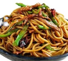 Stir-Fried Noodles with Shredded Meat