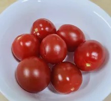 Small Tomato Dish