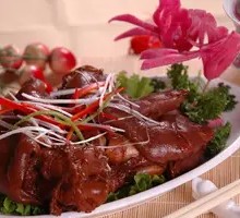 Braised Pork Trotters in Soy Sauce