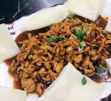 Beijing-style Shredded Pork in Soy Sauce