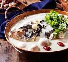 Old Chun'an Thousand Island Lake Fish Head White Sauce Soup